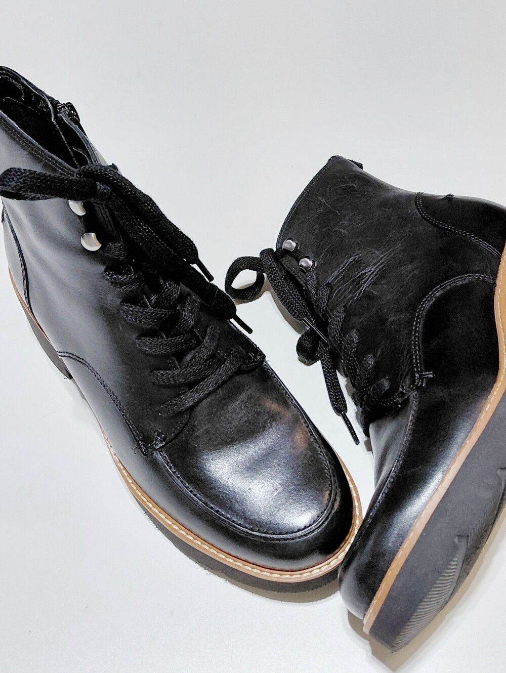 NATURALIZER Women's Dara Black Leather Lace-Up Lug Sole Ankle Boots Size 9.5M